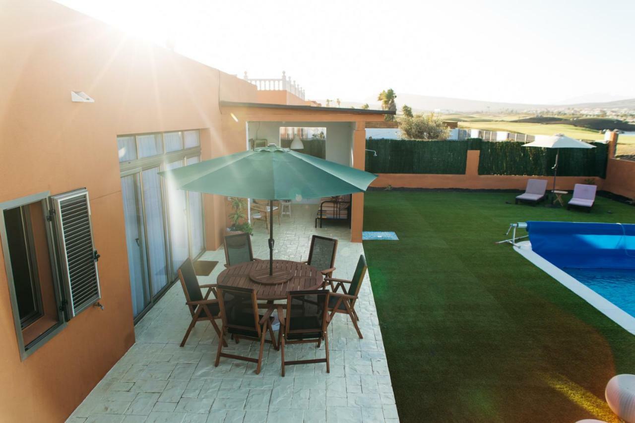 Eco Villa White Suite With Climatized Pool Caleta De Fuste Exterior photo